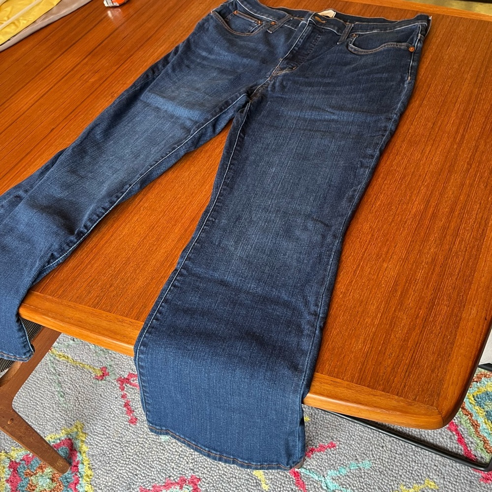 Madewell size 14 mid-rise kick out jeans, EUC